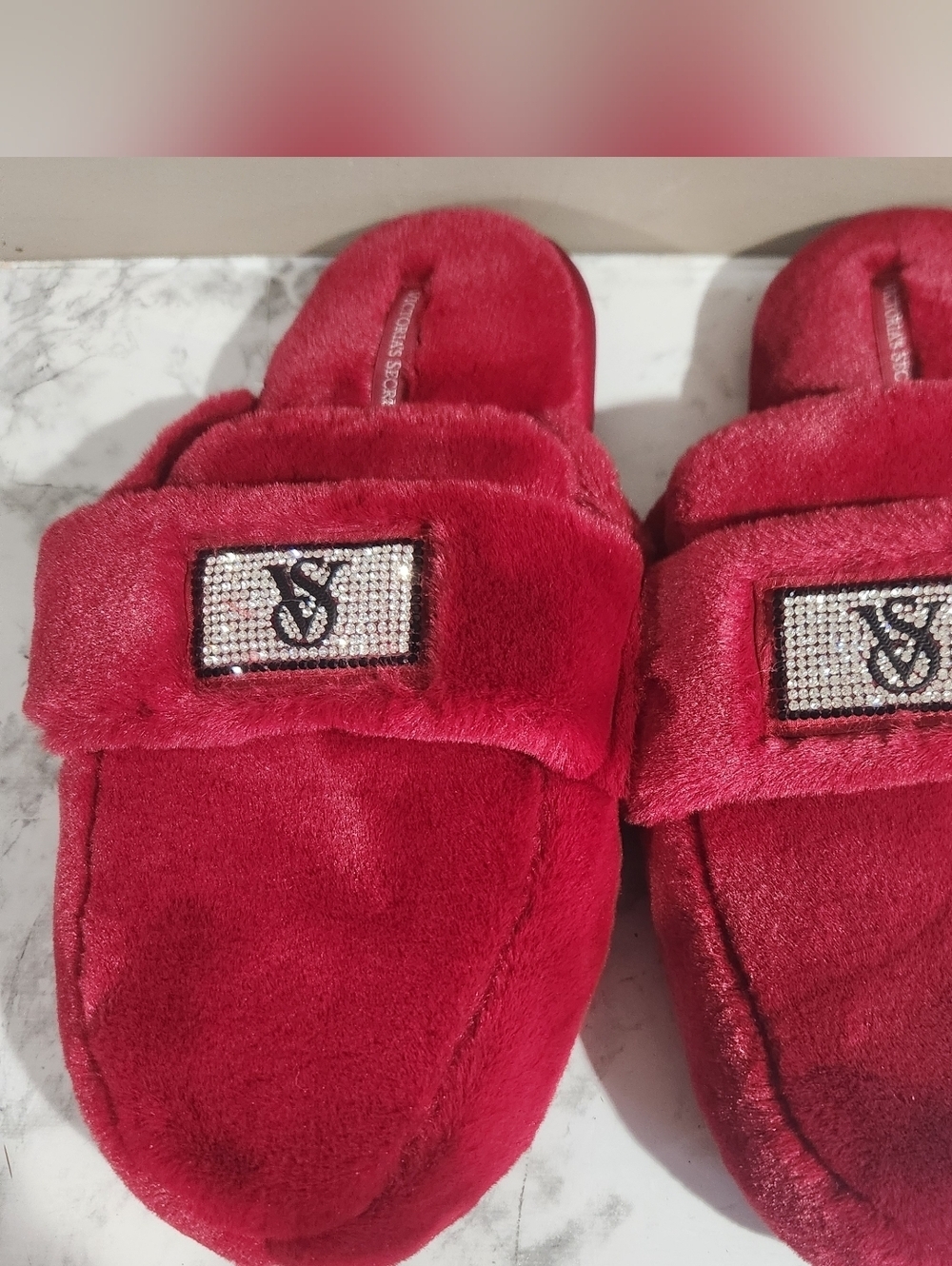 NWOT Victoria's Secret Luxe Plush Shine Patch Slide Faux Fur Slippers Burgundy